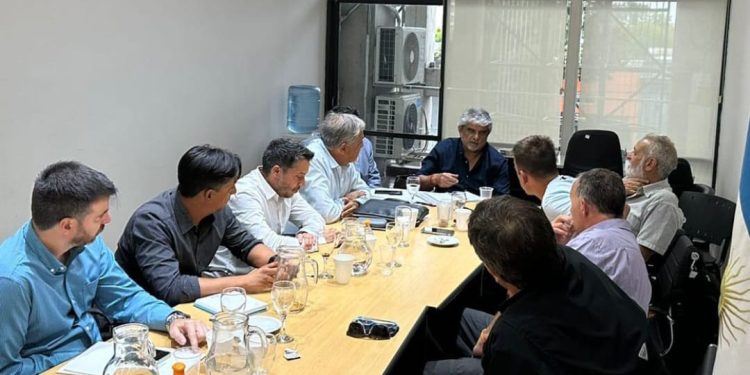 La Federación de Guardavidas se reunió con el Ministro de Trabajo provincial