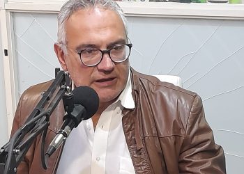 Leo “si caminamos entre los lobos marinos, el virus puede penetrar en la ropa”
