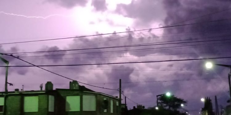 Llegó la lluvia, luego de sofocantes dias de calor