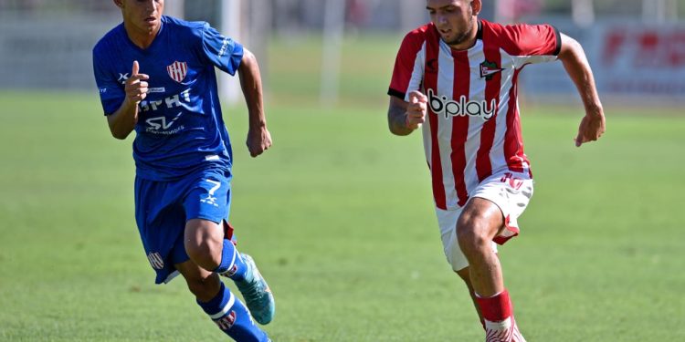 El necochense Arango convirtió dos goles en la Reserva de Estudiantes
