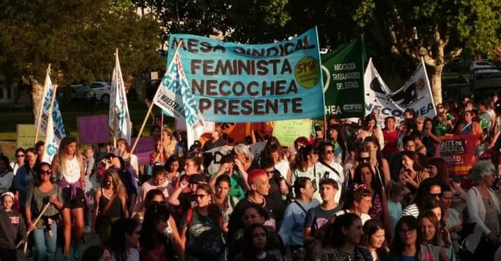 Importante movilización por el Dia de la Mujer en Necochea