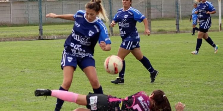 Comienzo del futbol femenino. Ganaron VDV, Mataderos y Rivadavia