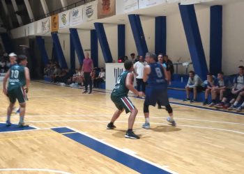 Rivadavia picó en punta en el arranque del basquet local