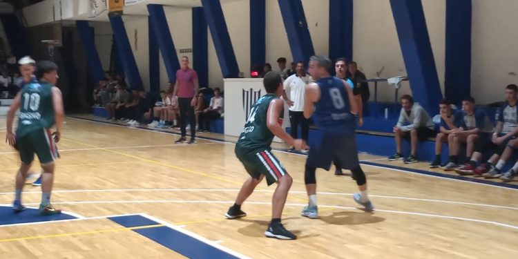 Rivadavia picó en punta en el arranque del basquet local