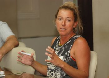 Cecilia Alcorta, organizadora de la Carrera de la Mujer, fue recibida en el Concejo Deliberante.