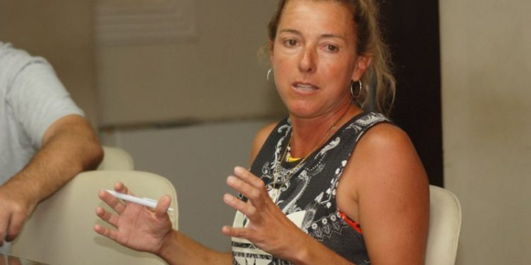 Cecilia Alcorta, organizadora de la Carrera de la Mujer, fue recibida en el Concejo Deliberante.