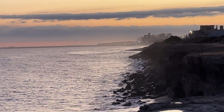 Presentaron un proyecto para devolver arena al mar en las playas de Tres Arroyos. Se podrá hacer en Quequén?