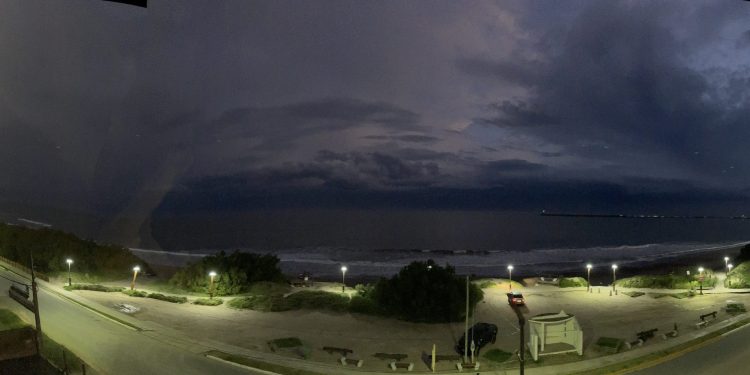 Tormenta sobre la ciudad de Necochea y Quequén