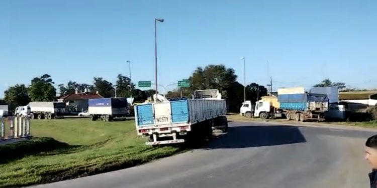 Los Fleteros levantaron el paro. Así lo confirmó en la noche del lunes Pablo Echaves, presidente del Sindicato a nivel local