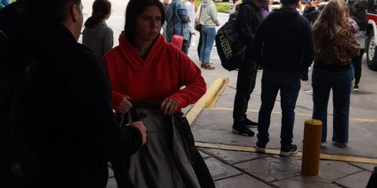 Gran movimiento en la Terminal en el inicio de Semana Santa.