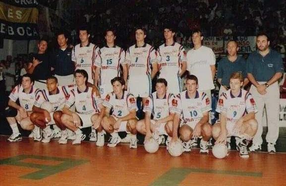 A 25 años del histórico logro de ser campeón de la Liga Argentina de Voley, el capitán del equipo destacó los valores humanos y deportivos del equipo