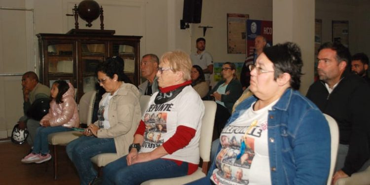 Proyectan “Barcos de Papel” en la sala de sesiones del Concejo Deliberante