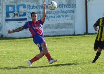 Villa del Parque ganó el clásico de la playa con un doblete de Del Rey