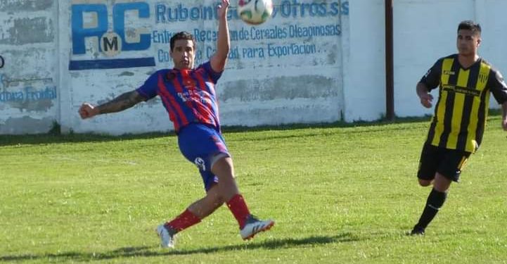 Villa del Parque ganó el clásico de la playa con un doblete de Del Rey