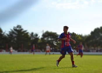 Defensores (PQ) se quedó con el clásico de Quequén, mientras que Mataderos y Rivadavia siguen de racha ganadora