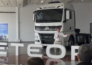 Uno de los camiones más imponentes del mundo llegó a Quequén