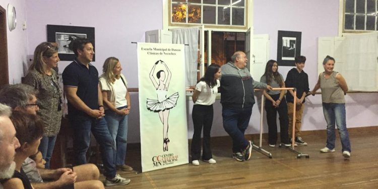 Día Internacional de la Danza: el intendente acompañó las actividades de las Escuelas Municipales de Arte