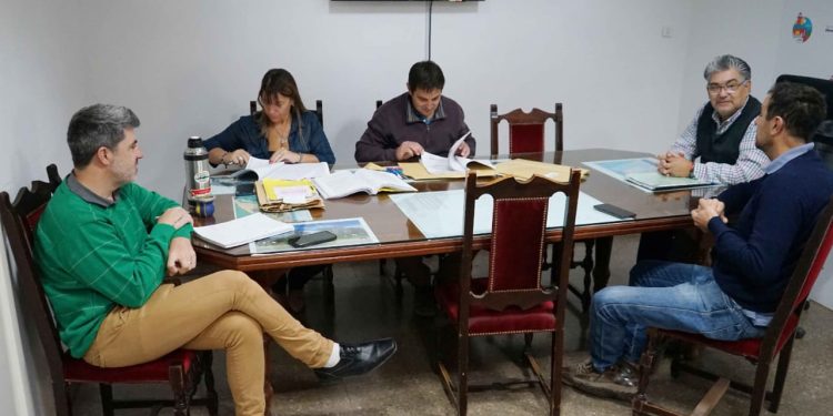 Una empresa ofertó para llevar a cabo obras de cloaca, agua y pluviales en varios sectores