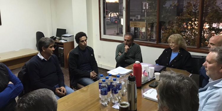 Autoridades de la Usina Popular Cooperativa se reunieron con el Intendente de Lobería.