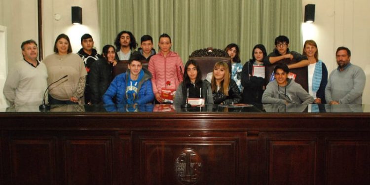 Visita guiada de alumnos de la Escuela de Enseñanza Secundaria 1 al Concejo Deliberante