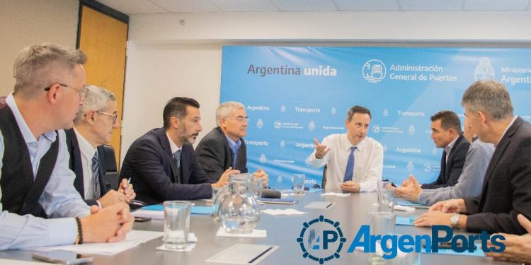 Con la participación del Ing. Mario Goicoechea se creó el Comité Ejecutivo de la Vía Navegable que estará integrado por usuarios de la Vía Navegable Troncal y las autoridades gubernamentales