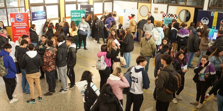 La Expo Educativa llegó a sus 20 años: “Este espacio ayuda a muchos a encontrar la verdadera vocación”, expresó el Intendente Municipal
