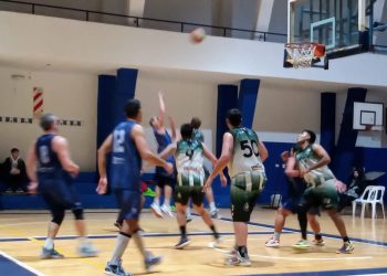 Rivadavia, con autoridad y buen juego, aplastó a SMATA