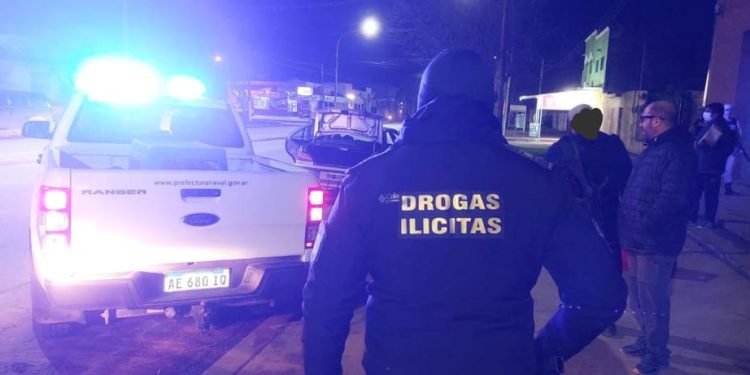 Dos personas detenidas ingresando cocaína a la ciudad