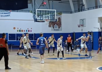 Rivadavia ante Huracán en la primera semifinal del basquet local