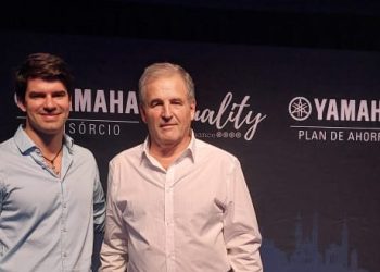 José Luis Arrate y su hijo, distinguidos por Yamaha, en un evento realizado en Zurich