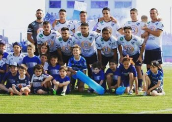 Los punteros del fútbol saltan a la cancha este sábado en compromisos de riesgo