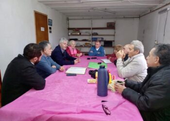 Mauro Velázquez visitó la Junta Vecinal del Barrio 9 de Julio y luego se reunió con la comisión directiva del Club Ministerio