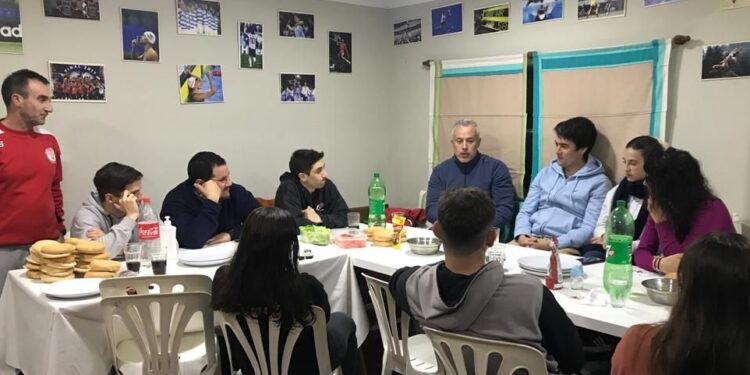 Migueles compartió un encuentro con estudiantes de Ed. Física y profesores del Club Huracán