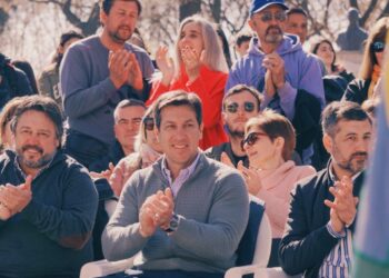 Emotivo y multitudinario desfile por el 169° Aniversario de Quequén. Transmisión en directo de Diario NQ