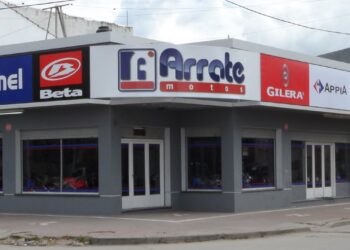 La policía de Balcarce frenó saqueo a “Arrate Motos”. 3 detenidos