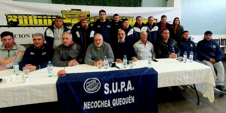 “Queremos hablar con el Ministro o el Gobernador”. Conferencia de gremios portuarios