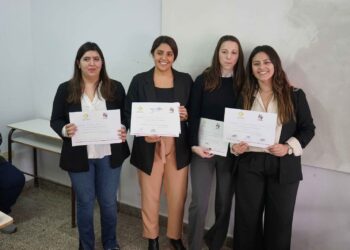 El Intendente acompañó el acto de certificación de nuevos profesionales médicos en el Hospital