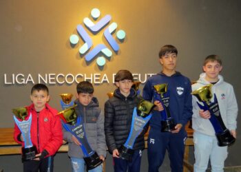 Entrega de premios a los campeones y subcampeones del futbol Infantil