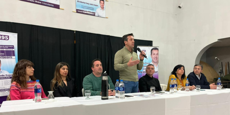 Arturo Rojas cerró su campaña en el interior y hoy lo hace en Quequén
