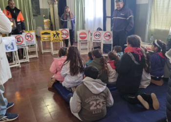 Las charlas de Educación Vial llegaron hasta la Escuela Primaria Nº 37 de La Luisa