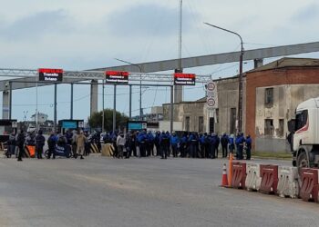 Paro de los trabajadores de Terminal Quequén ante la ausencia de respuestas en Puerto Quequén