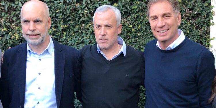 El equipo de Migueles presente en la presentación de Larreta y Santilli del programa “100 Tandiles”