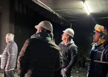 Evalúan los daños que dejó el incendio en las cocheras de la Gran Galería Central