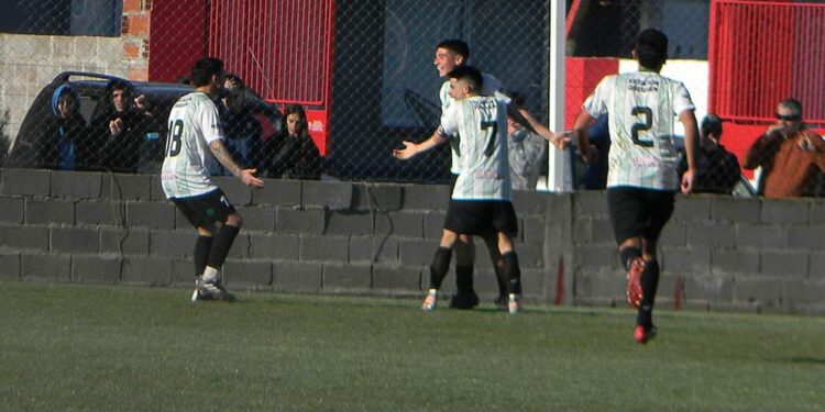Gran triunfo de Estación ante Sportivo en San Cayetano. Igualdad entre Del Valle y Gimnasia
