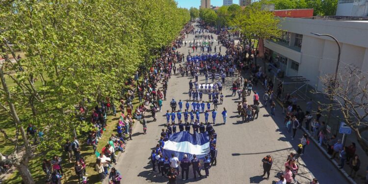 Se abrió la convocatoria para participar del desfile por el 142º Aniversario de Necochea