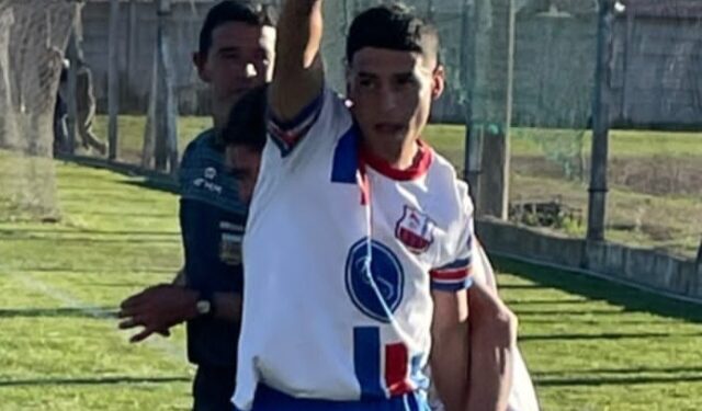Del Valle lo empató sobre el final y sigue lider de la zona B
