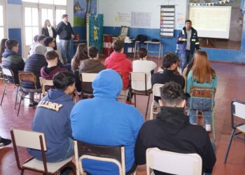 En la EES Nº 2, comenzó el ciclo de charlas para principiantes de Licencia de Conducir