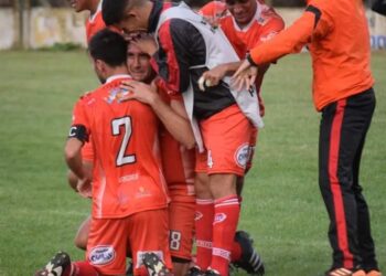 El fútbol local tendrá 3 adelantos el sábado