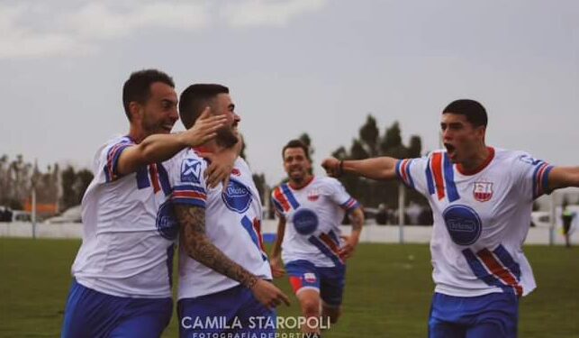 Los punteros del fútbol local en compromisos de riesgo en la tarde sabatin