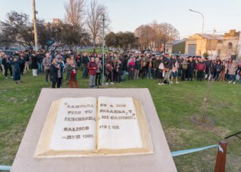 El Intendente y la comunidad cristiana inauguraron el Monumento a la Palabra de Dios